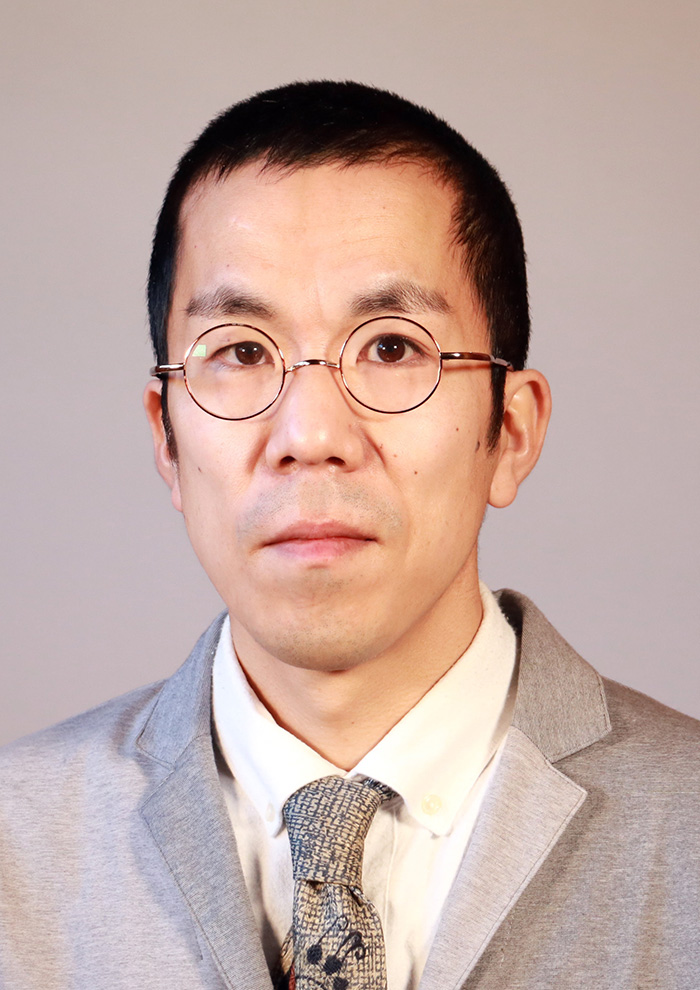 山本 容資